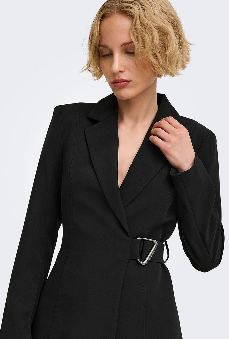 Front image of a model wearing Storm ls buckle blazer in black, by brand Jacqueline de yong