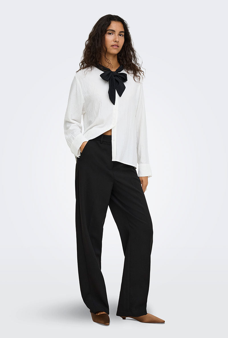 Front image of a model wearing Viv hw wide pants in black, by brand Jacqueline de yong