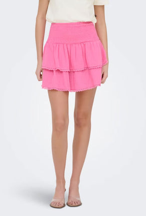 Front image of a model wearing Theis life hw smock skirt in pink, by brand Jacqueline de yong