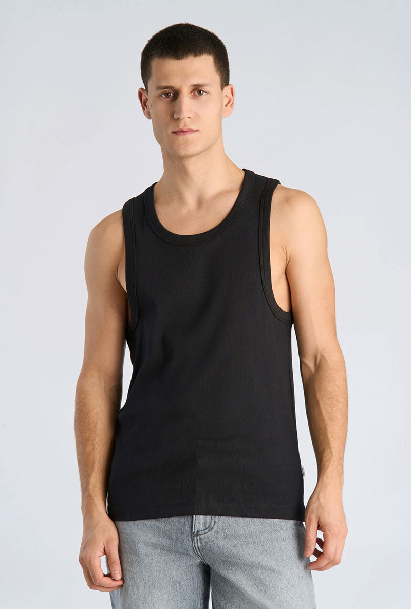 Front image of a model wearing Slim fit tank top in black, by brand Lindbergh