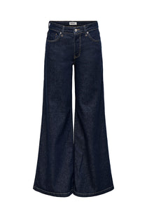 Front image of the California mw wide flair jeans in dark denim, by brand Only