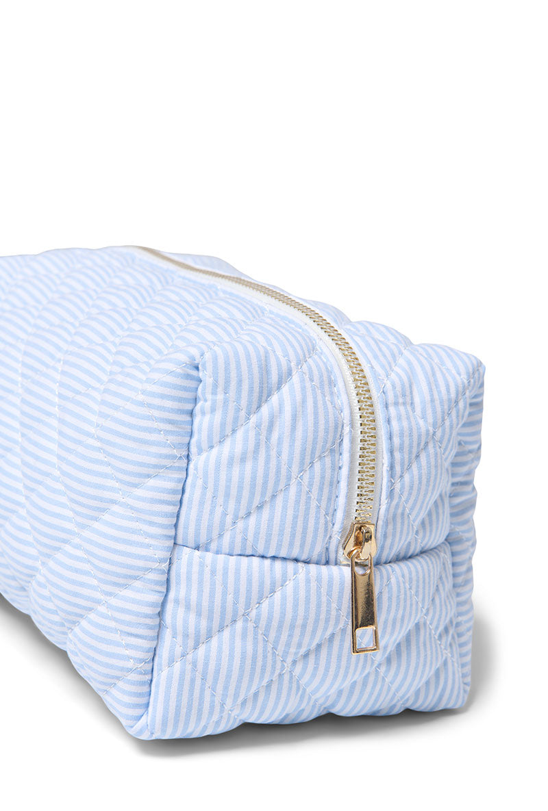 Zip detail image of Kamilla quilted cosmetic bag in blue, by brand Only