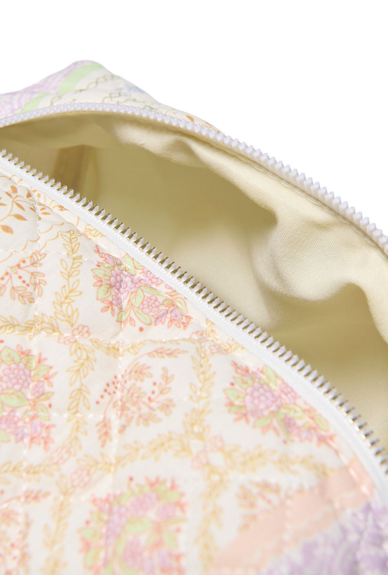 Detail image of Kamilla quilted cosmetic bag in off white, by brand Only