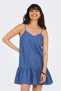 Front image of a model wearing the Only nova azure dress in denim, by brand Only