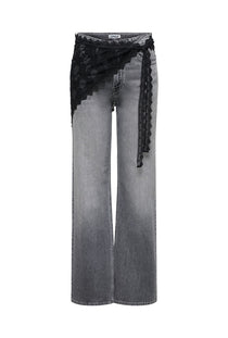 Front image of the Sof lace scarf in black, by brand Only