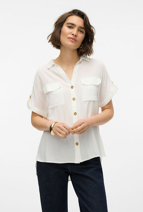 Front image of a model wearing Bumpy ss shirt in white, by brand Vero moda