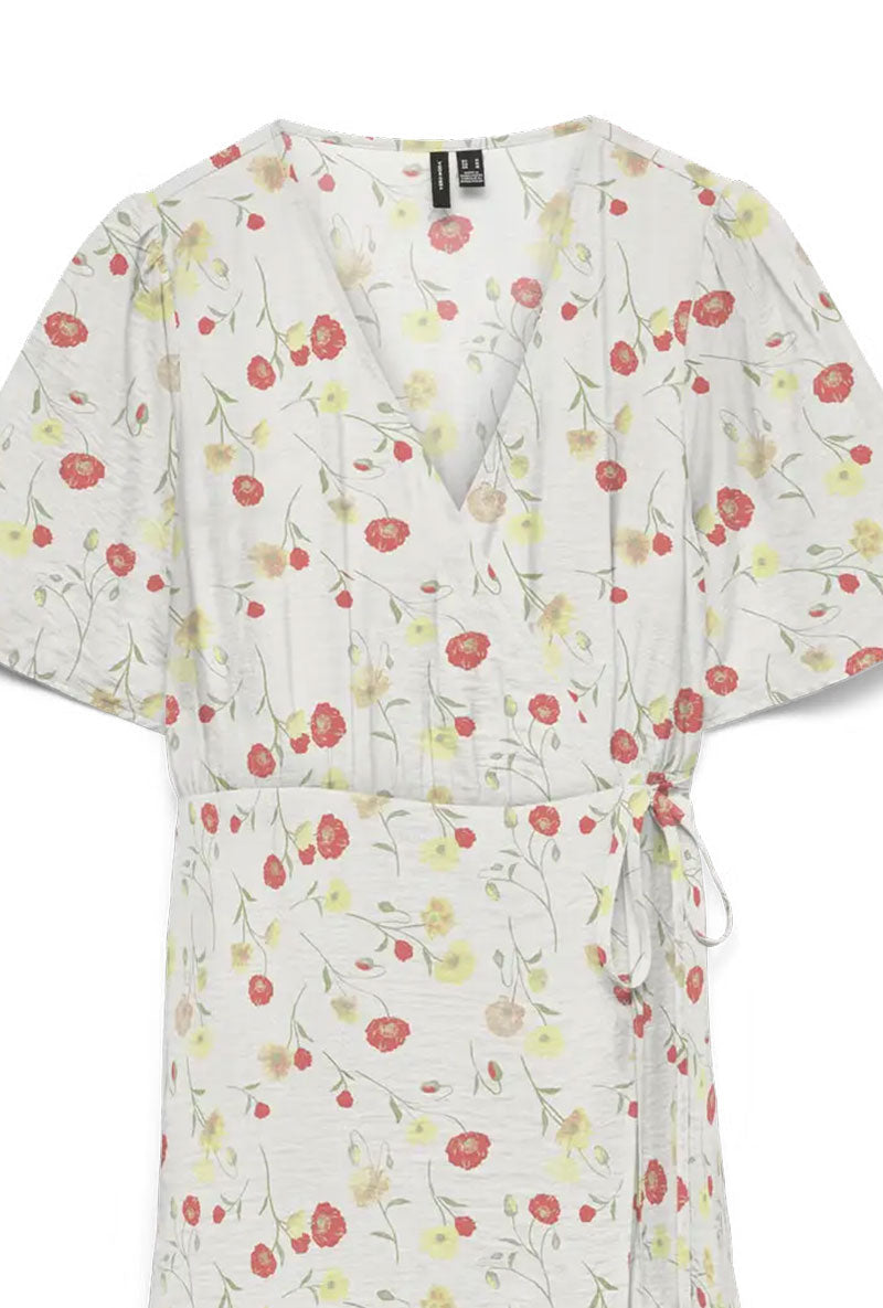 Detail image of Josie ss wrap short dress in white, by brand Vero moda