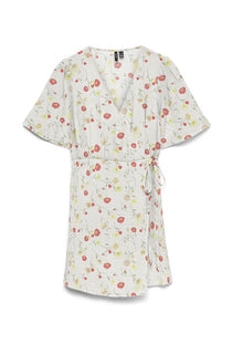 Front image of the Josie ss wrap short dress in white, by brand Vero moda