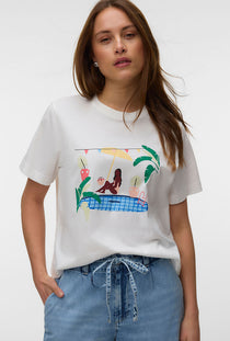Front image of a model wearing the Salli mette ss t in mul2, by brand Vero moda