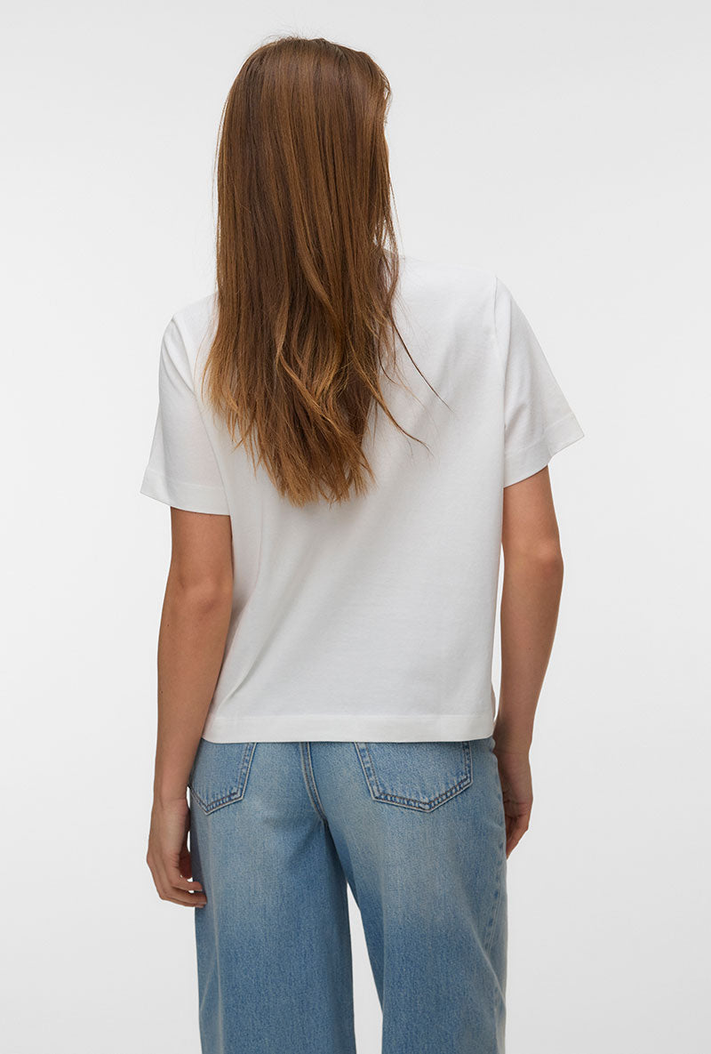 Back image of a model wearing Salli mette ss t in mul3, by brand Vero moda
