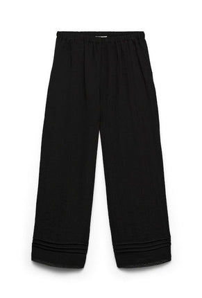 Front image of Alise mw ankle pant in black, by brand Vero moda