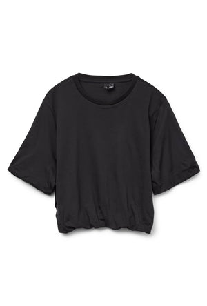 Front image of the Aya penny ss cropped top in black, by brand Vero moda