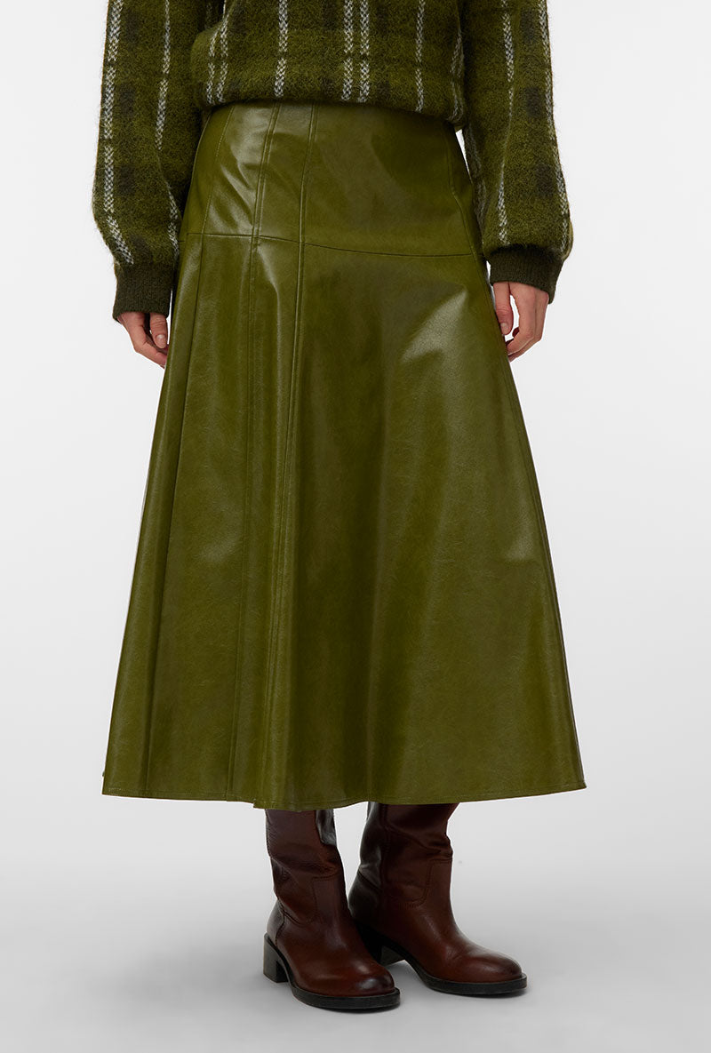Front image of a model wearing Dash hw coated skirt in green, by brand Vero moda