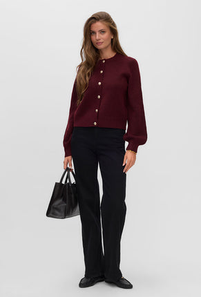 Front image of a model wearing Hazel ls oneck cardigan in burgundy, by brand Vero moda