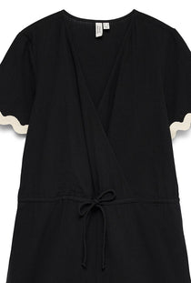 Detail image of the Jenna ss playsuit in black, by brand Vero moda