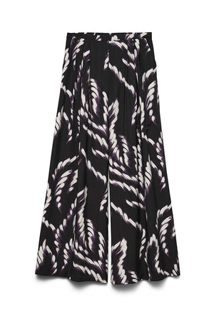 Front image of the Joss maya wide pants in black, by brand Vero moda