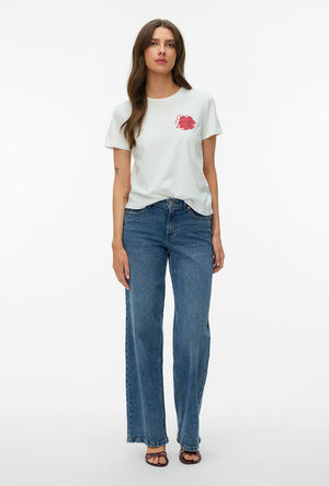 Front image of a model wearing the Vanja francis ss top in white/red, by brand Vero moda