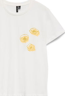 Front detail image of the Vanja francis ss top in white/yellow, by brand Vero moda