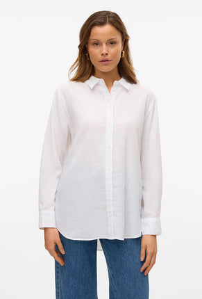 Front image of a model wearing Linn l/s vis/linen shirt in white, by brand Vero moda